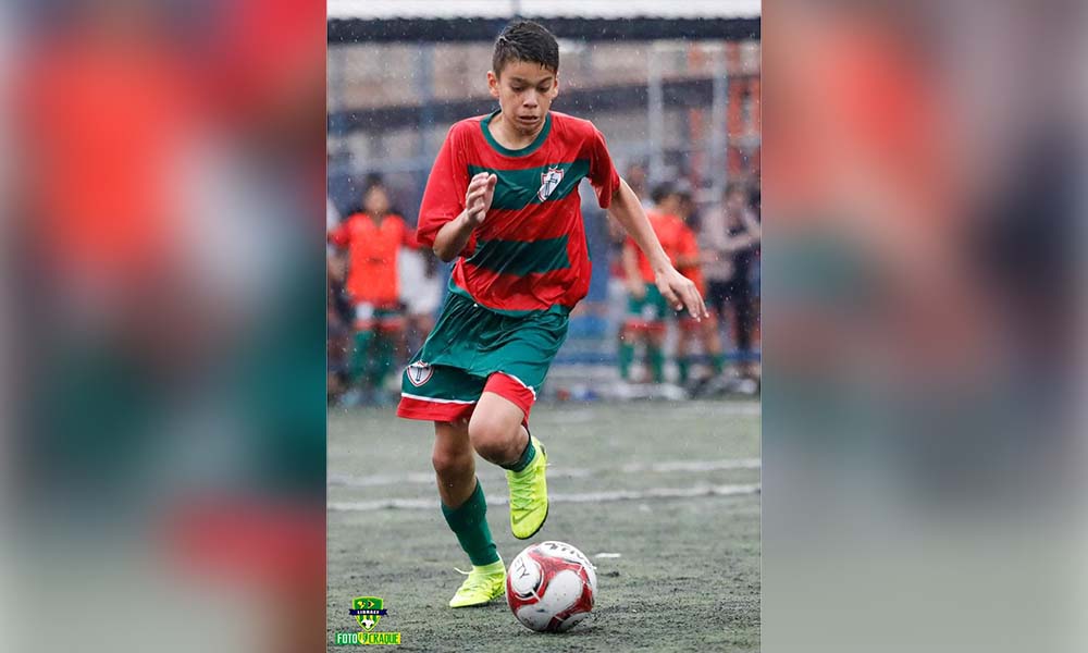 Jogador de 13 anos desperta interesse de diversos clubes do país