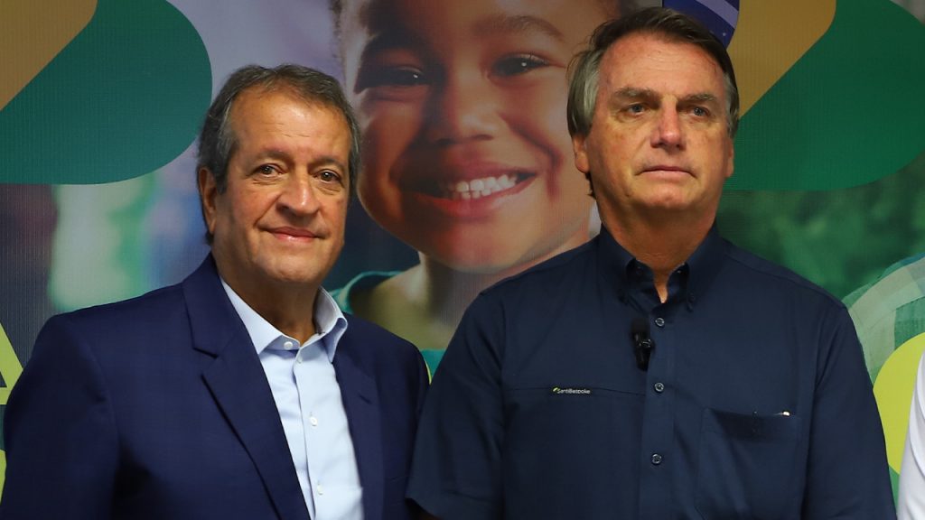 PL Planeja Protocolo para Impedir Comunicação entre Bolsonaro e Valdemar Costa Neto