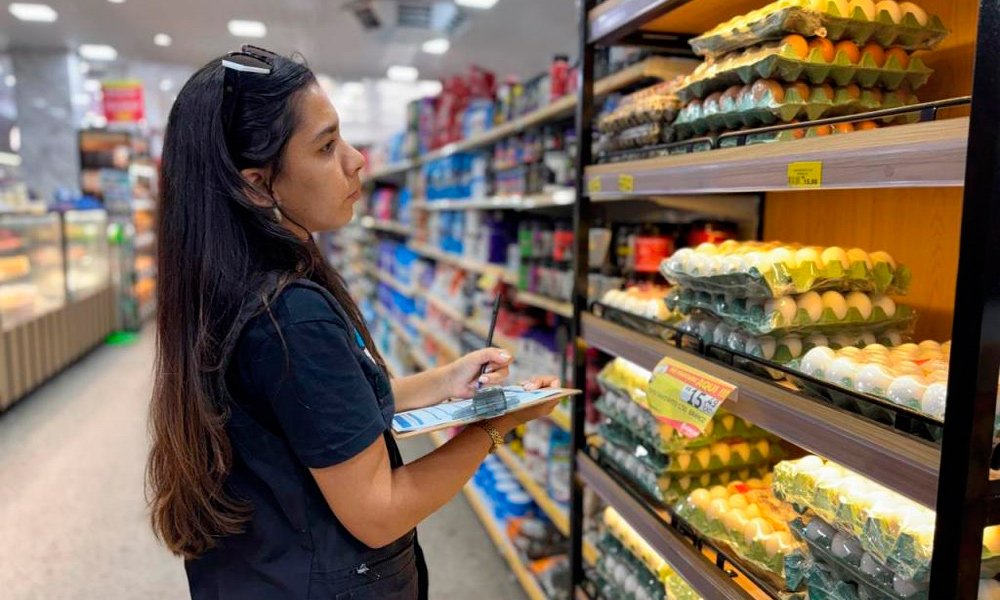 Procon revela disparidade de preços da cesta básica em oito lojas