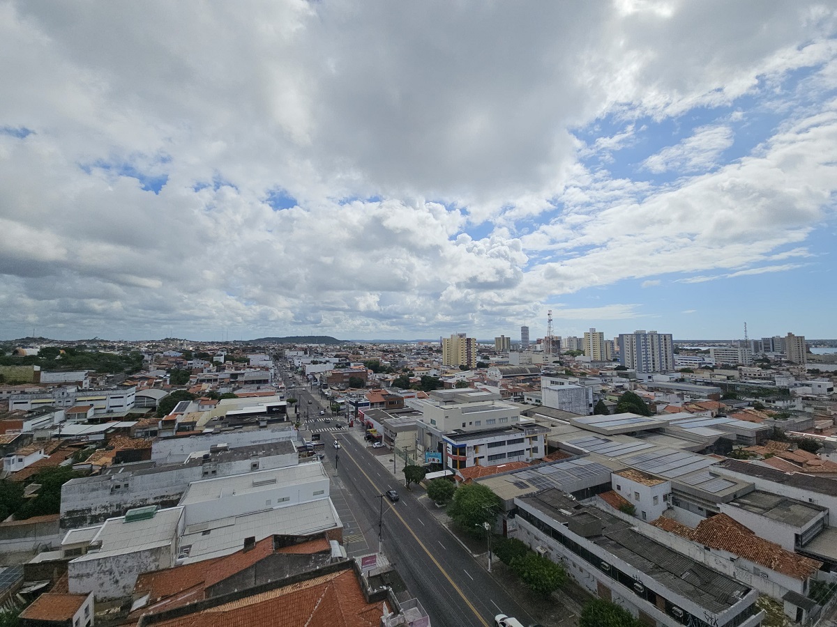 Expectativa de precipitação leve e céu encoberto em Sergipe
