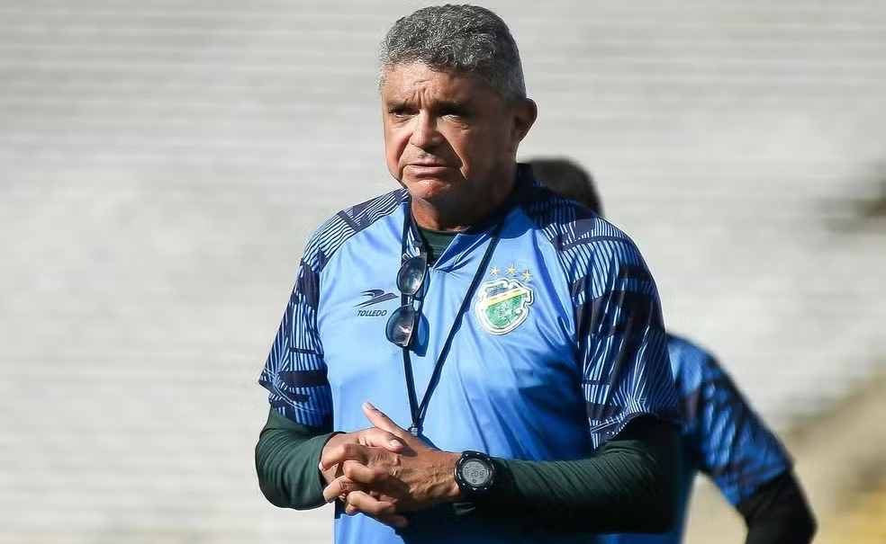 Sergipe anuncia Flávio Araújo como seu novo treinador