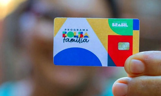 Beneficiários com NIS terminado em 3 recebem pagamento do Bolsa Família pela Caixa
