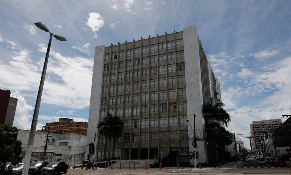 Desembargador Roberto Porto se retira da discussão sobre o Quinto Constitucional